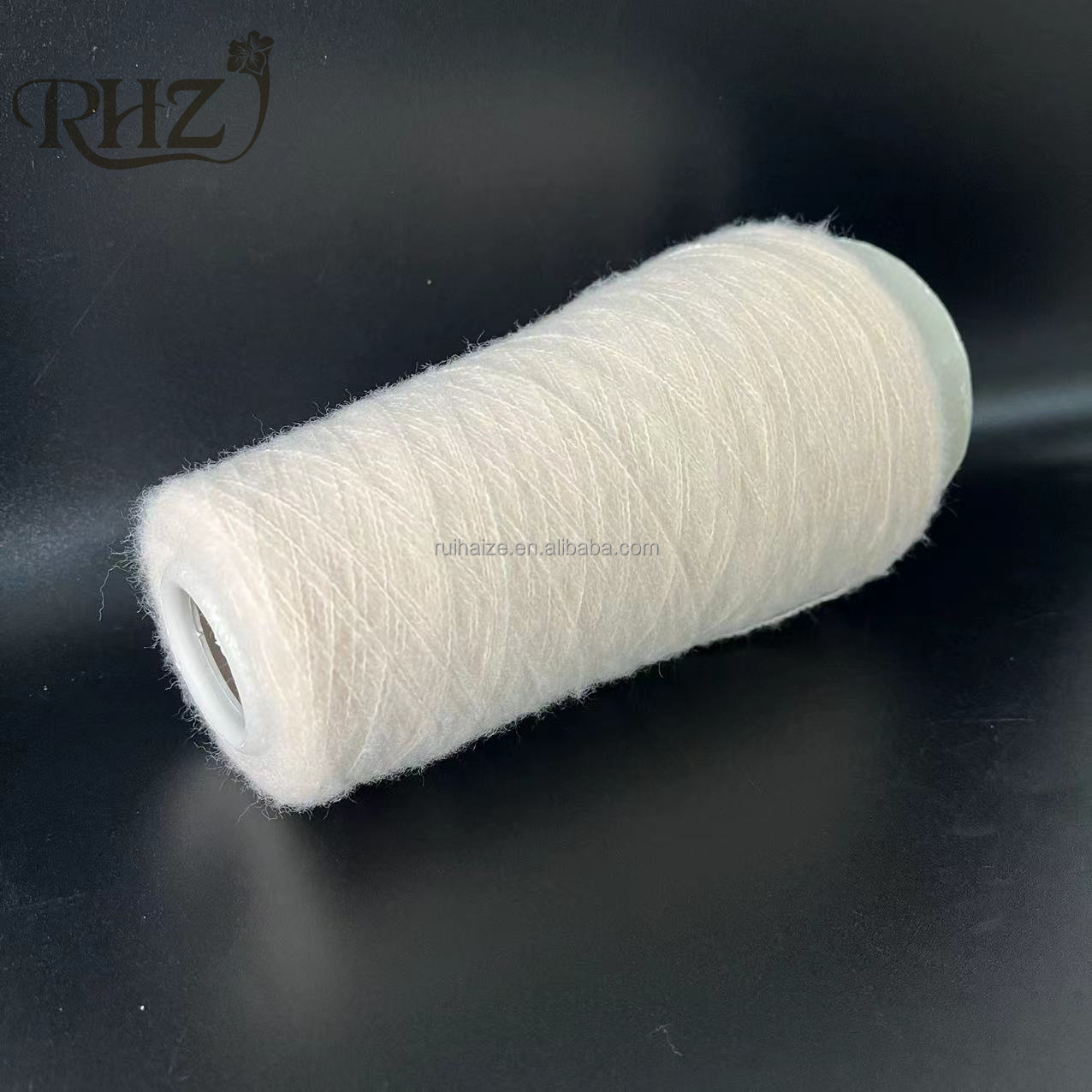 Polyester gesponnen garen: een veelzijdig materiaal dat modern textiel aandrijft